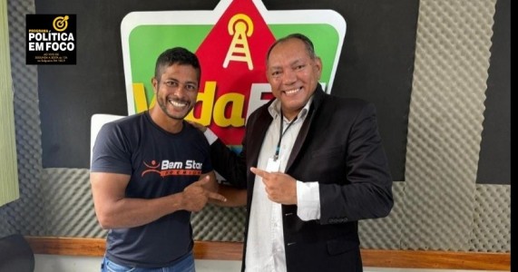 Vereador Michelzinho destaca avanços da gestão Fabinho e dá nota 8 durante entrevista no Política em Foco