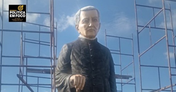Estátua de Padre Cícero será construída em praça no Centro de Cedro-PE, anuncia prefeita