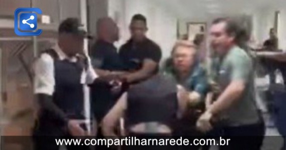 Com direito a puxão de cabelo, mulheres saem no tapa em fórum; Assista