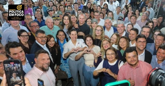 Andrea Medeiros participa da entrega das Carretas da Mulher Pernambucana com a governadora Raquel Lyra
