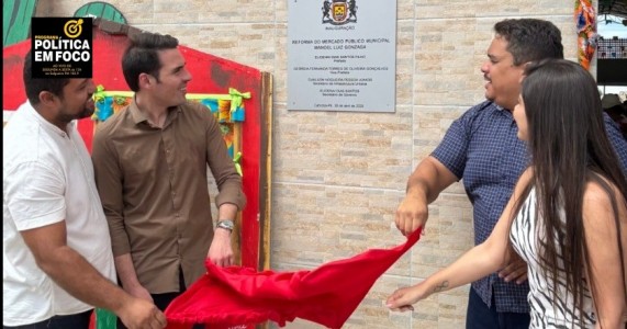 Com Galego de Nanai, João Paulo Costa entrega reforma do mercado público 