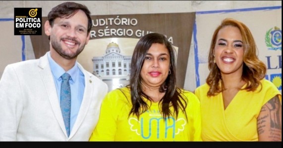 ALEPE HOMENAGEIA ASSOCIAÇÃO DE MÃES DE ANJOS PELA LUTA POR CRIANÇAS COM MICROCEFALIA