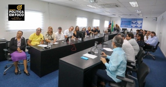 Prefeito Mano reúne secretariado para ouvir Lavareda sobre gestão pública