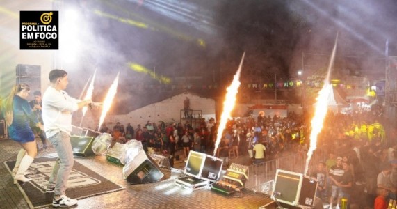 Com grandes atrações, prefeitura de Jataúba promoveu abertura do São João de Nosso Povo 2025