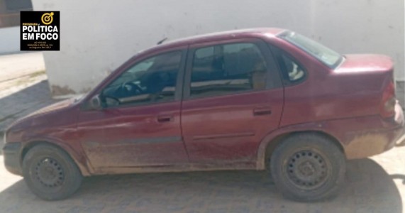VEÍCULO COM RESTRIÇÃO DE ROUBO É LOCALIZADO ABANDONADO NA ZONA RURAL DE CACHOEIRINHA PE