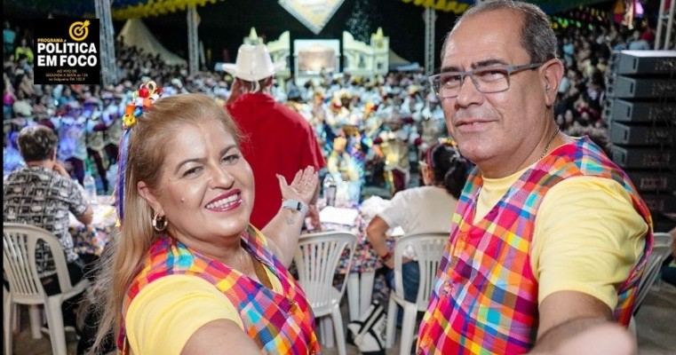 Mano e Andrea Medeiros assistem vitória da Raio de Sol no Festival de Quadrilhas