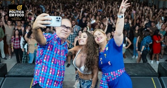 Mano e Andréa Medeiros mergulham na alegria junina no Jaboatão Centro