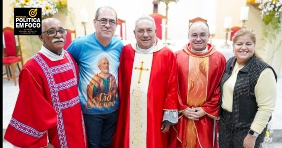 Mano e Andrea Medeiros celebram o sucesso dos festejos juninos de Jaboatão