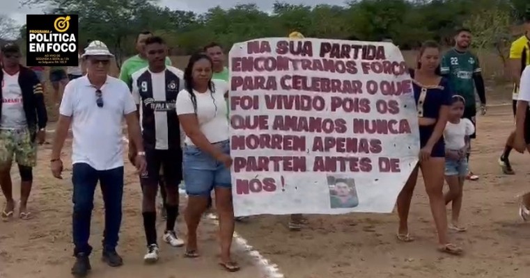 Nesta abertura, prestamos uma justa e sentida homenagem a alguém que fez história dentro e fora de campo