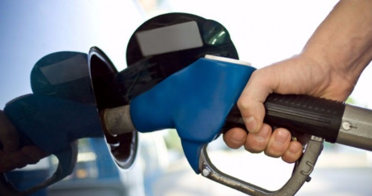 Petrobras reduz preços da gasolina pela terceira vez seguida