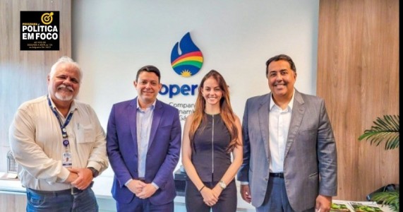  Catharina Garziera e Bruno Costa discutem o desenvolvimento de Lagoa Grande e da região na Copergás  