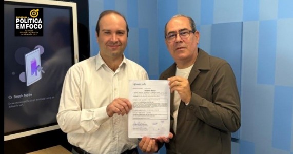 Em São Paulo, Mano Medeiros assina ordem de serviço para melhoria da iluminação em Jaboatão