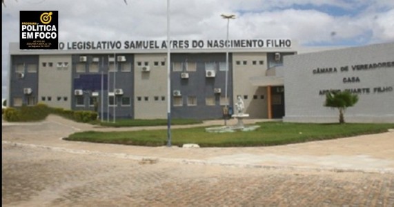 Câmara de Vereadores de Juazeiro-BA convoca 12 aprovados em concurso público