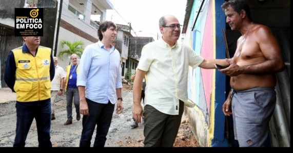 Mano Medeiros realiza vistoria ao lado do secretariado no bairro de Marcos Freire