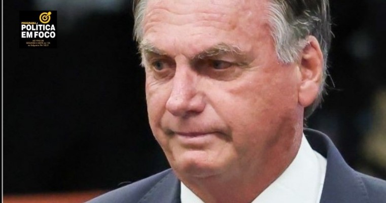 Jair Bolsonaro é alvo de mandado de buscas da PF