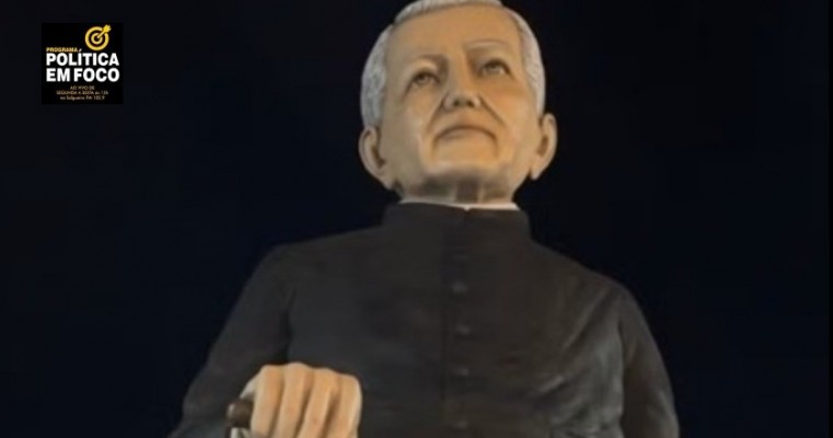 Estátua de Padre Cícero com seis metros de altura é inaugurada em Cedro-PE