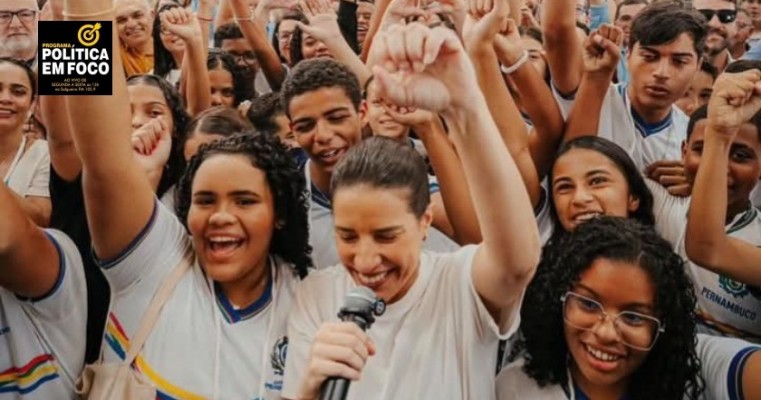 GOVERNADORA RAQUEL LYRA NA ESTRADA 