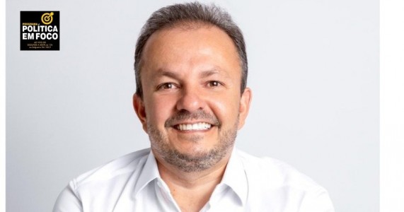 O prefeito de Salgueiro, Fabinho, concedeu uma entrevista exclusiva ao comunicador Maurício Ribeiro