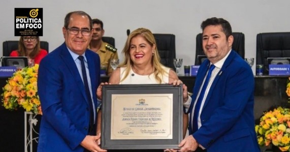 Andrea Medeiros é homenageada com Título de Cidadã Jaboatonense pela Câmara Municipal