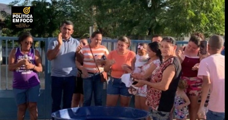 Moradores de Umãs protestam por abastecimento de água e Compesa envia nota sobre a situação