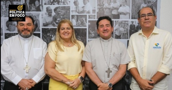 Mano e Andrea Medeiros recebem Arcebispo em visita à Prefeitura do Jaboatão
