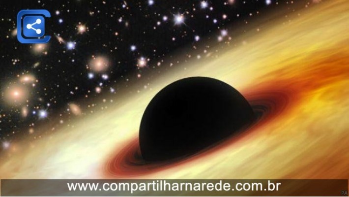 Buraco negro 12 bilhões de vezes maior que o Sol intriga cientistas