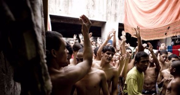 Brasil ultrapassa Rússia e agora tem 3ª maior população carcerária do mundo