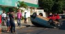 Carro capota em pleno centro de Petrolina e assusta pedestres