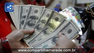 Dólar opera em alta e volta a passar de R$ 2,90