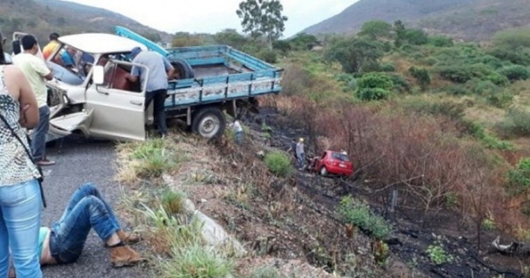 COLISÃO DEIXA UM MORTO NA BR-232, EM ARCOVERDE, NO SERTÃO