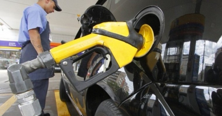 Preços da gasolina e do diesel terão a primeira variação de 2018 nesta quarta-feira