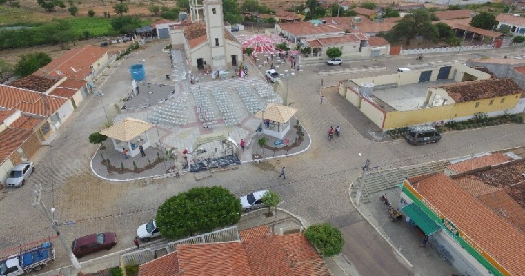 Umãs está mais alegre. A Prefeitura de Salgueiro inaugurou uma linda praça neste sábado