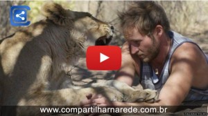 Homem faz amizade com leoa e veja o que acontece!