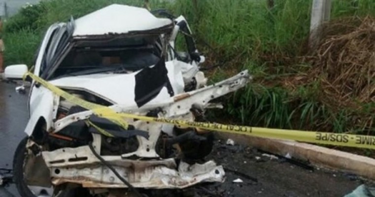 Casal morre e filha fica ferida em acidente em rodovia federal em Pernambuco