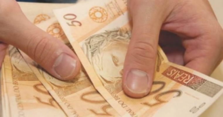 Governo propõe salário mínimo de R$ 1.002 para 2019