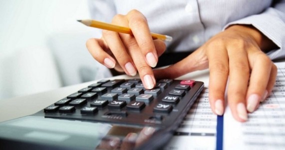 Despesas sobem mais que a inflação e tiram R$ 14,5 bi do consumo
