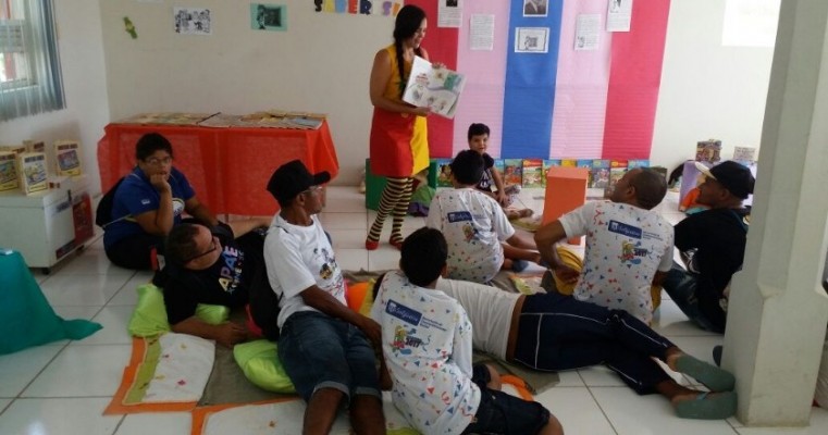 Prefeitura de Salgueiro realiza atividades em alusão ao Dia do Livro com alunos da APAE