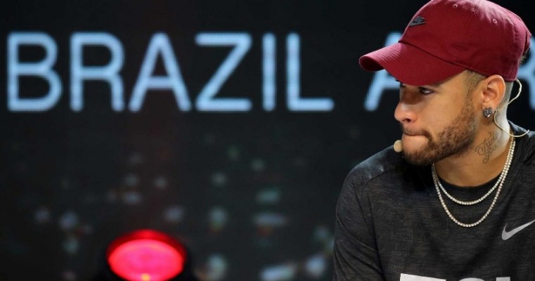 Prefeitura manda interditar boate de Neymar no Rio