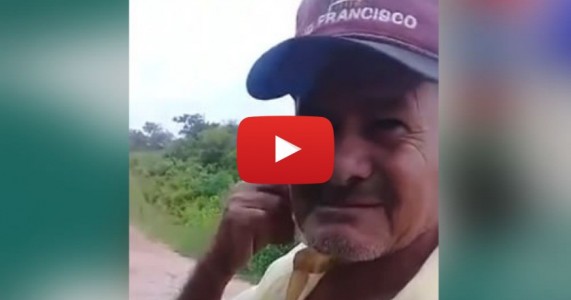Assista Sertanejo se emociona ao ver açude sangrar pela 1ª vez em nove anos