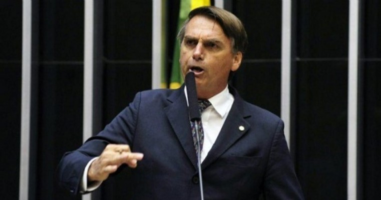 ‘Eu votei contra esse fundo extra, não seria justo pedir’, diz Bolsonaro