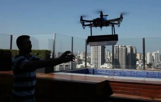 Pizzaria paulista utiliza drone para realizar entrega