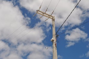 Prefeitura inicia instalação de kits de iluminação pública no residencial Santo Antônio, do Minha Casa, Minha Vida