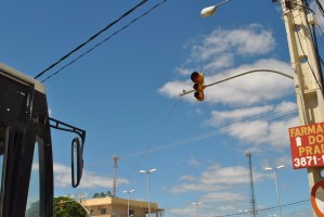 Prefeitura começa a substituir luzes dos semáforos por lâmpadas de LED