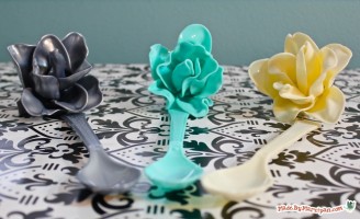 Como fazer rosas de colheres de plástico