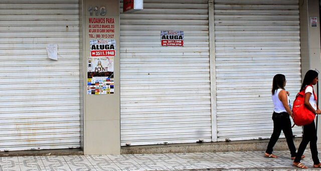 IBGE: comércio brasileiro amarga 4º mês seguido de queda nas vendas