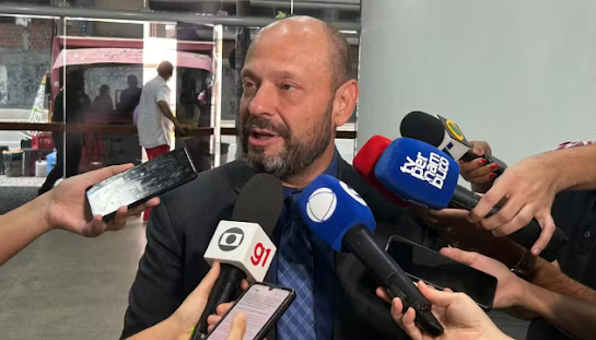 Governo vai usar bens apreendidos em operação para ressarcir aposentados e pensionistas vítimas de fraudes, diz presidente do INSS