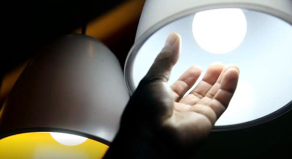 Gratuidade em contas de luz vai para sanção presidencial; Entenda