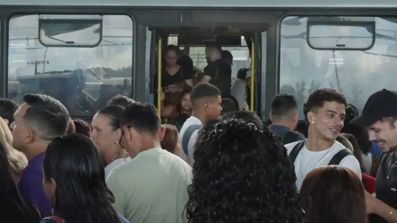 Metrô do Recife segue com Ramal Camaragibe paralisado após incêndio em vagão