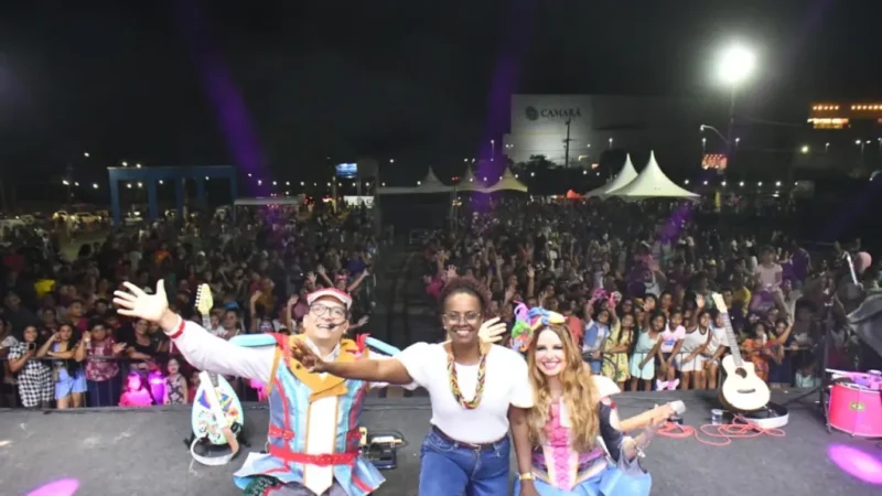 Praça de Eventos de Camaragibe fica lotada na Festa das Crianças