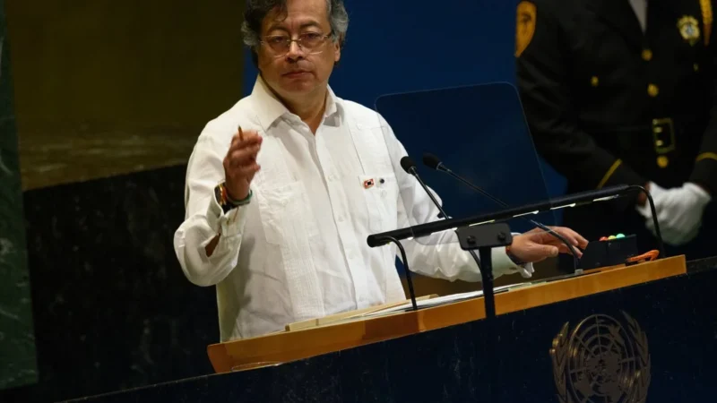 Trump impõe sanções ao presidente da Colômbia, Gustavo Petro